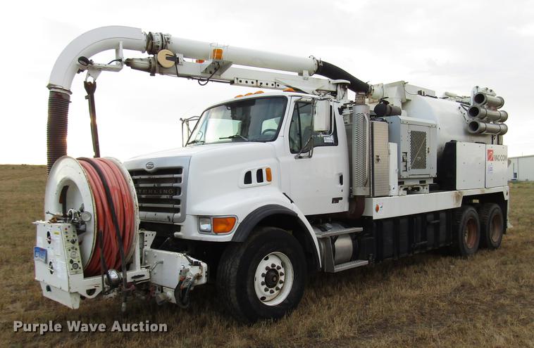 image for item DD4358 2007 Sterling vacuum truck