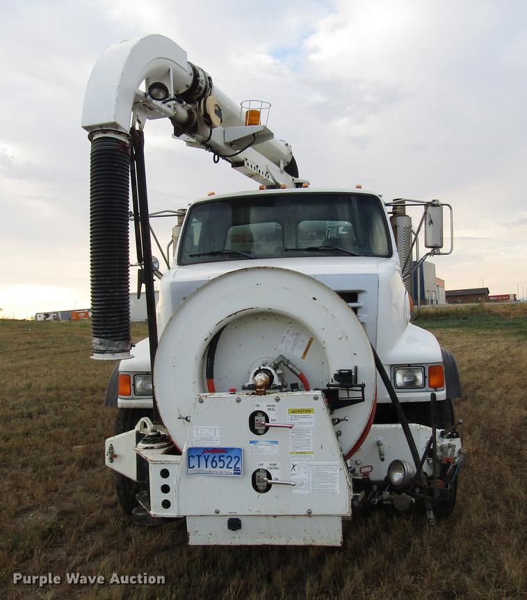 image for item DD4358 2007 Sterling vacuum truck