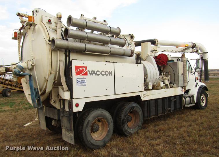 image for item DD4358 2007 Sterling vacuum truck
