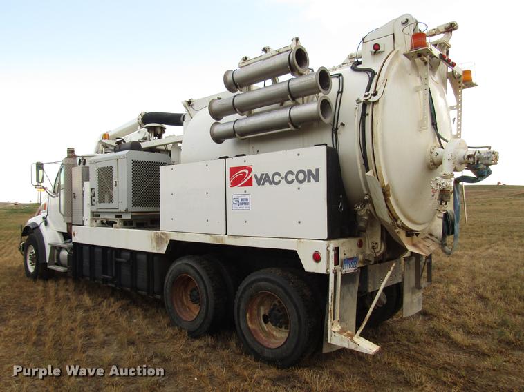 image for item DD4358 2007 Sterling vacuum truck