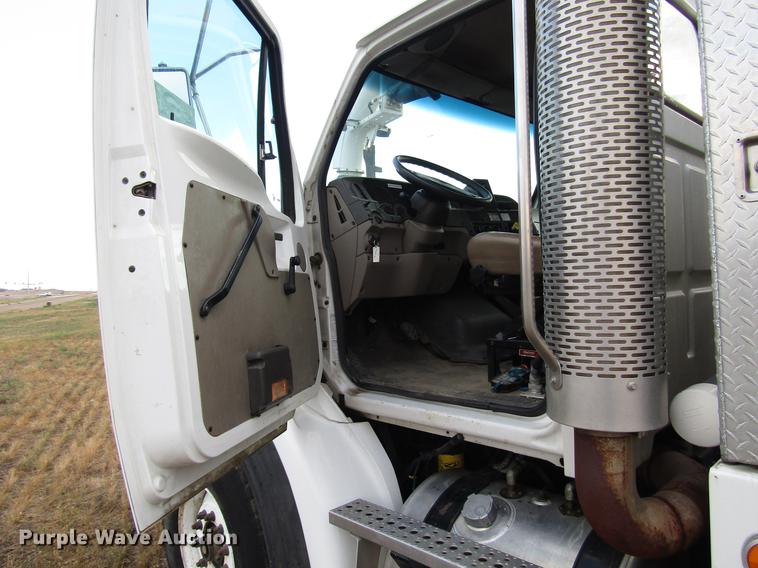 image for item DD4358 2007 Sterling vacuum truck