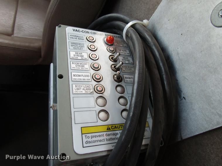 image for item DD4358 2007 Sterling vacuum truck