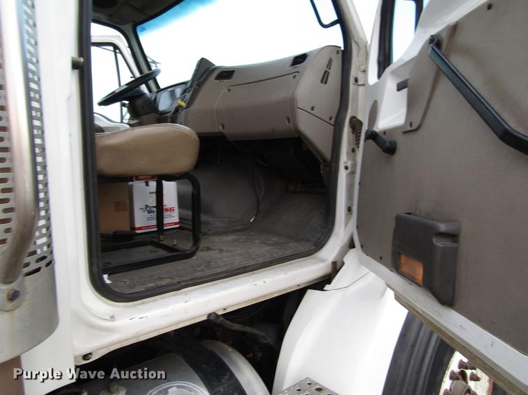 image for item DD4358 2007 Sterling vacuum truck