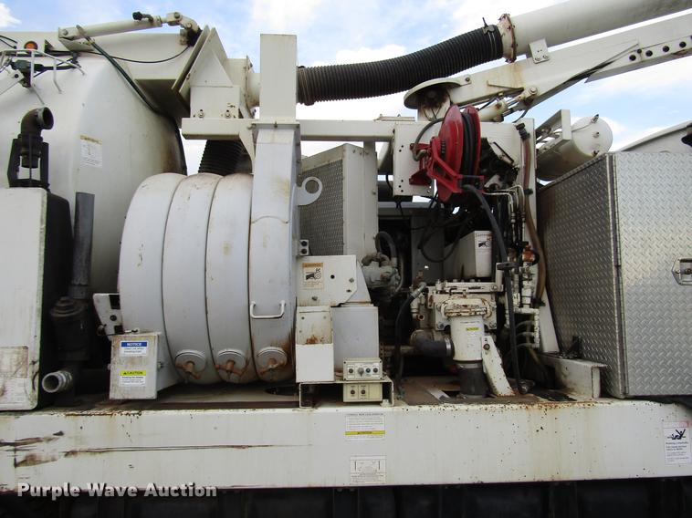 image for item DD4358 2007 Sterling vacuum truck