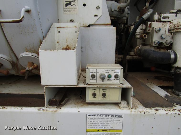 image for item DD4358 2007 Sterling vacuum truck