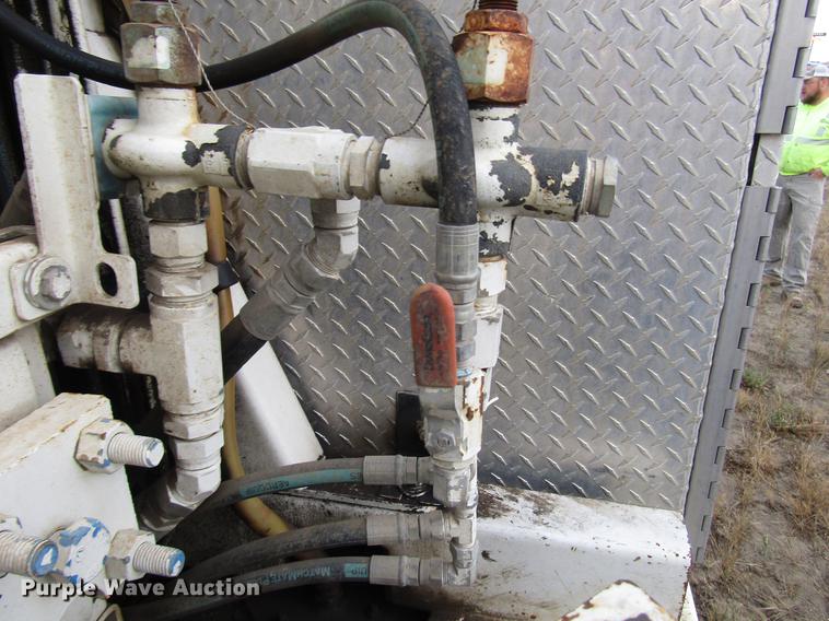 image for item DD4358 2007 Sterling vacuum truck