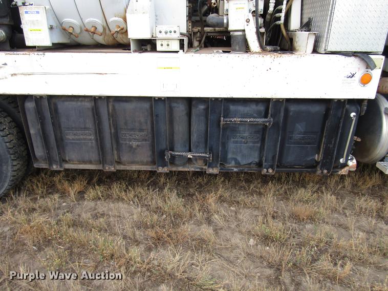 image for item DD4358 2007 Sterling vacuum truck