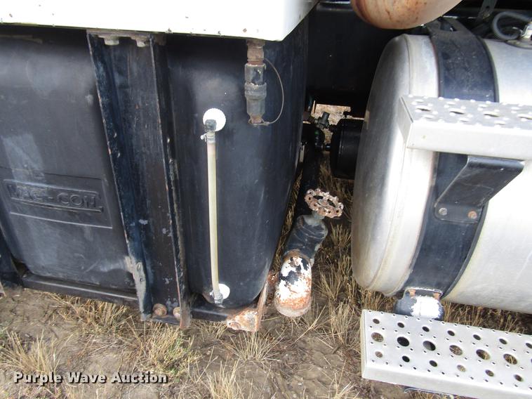 image for item DD4358 2007 Sterling vacuum truck