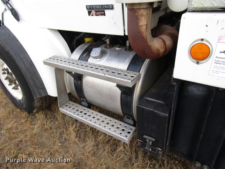 image for item DD4358 2007 Sterling vacuum truck