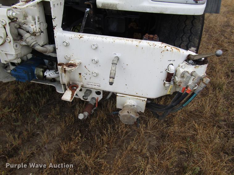 image for item DD4358 2007 Sterling vacuum truck