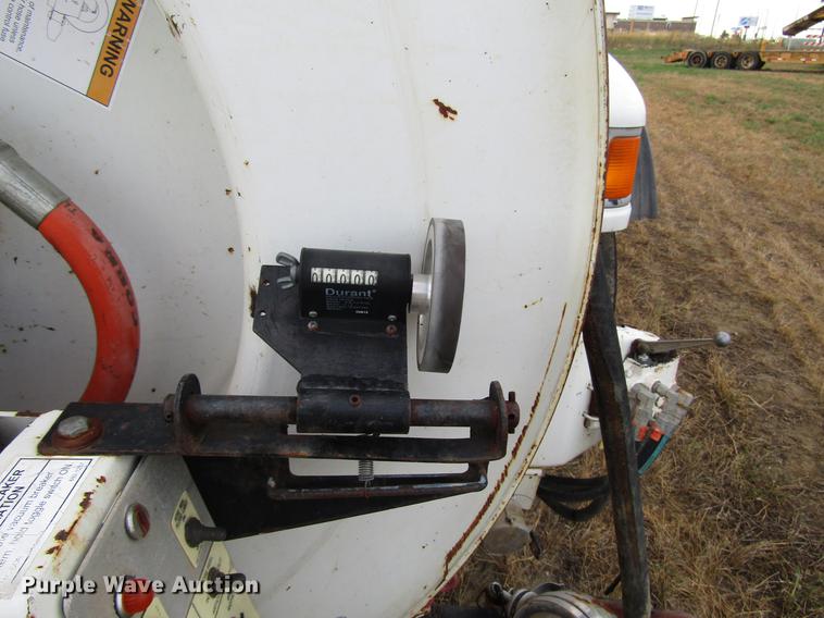 image for item DD4358 2007 Sterling vacuum truck