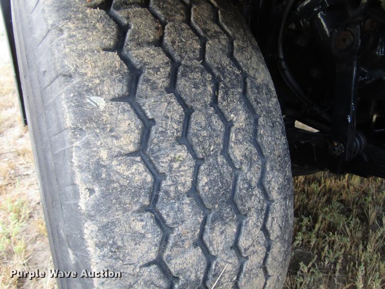 image for item DD4358 2007 Sterling vacuum truck