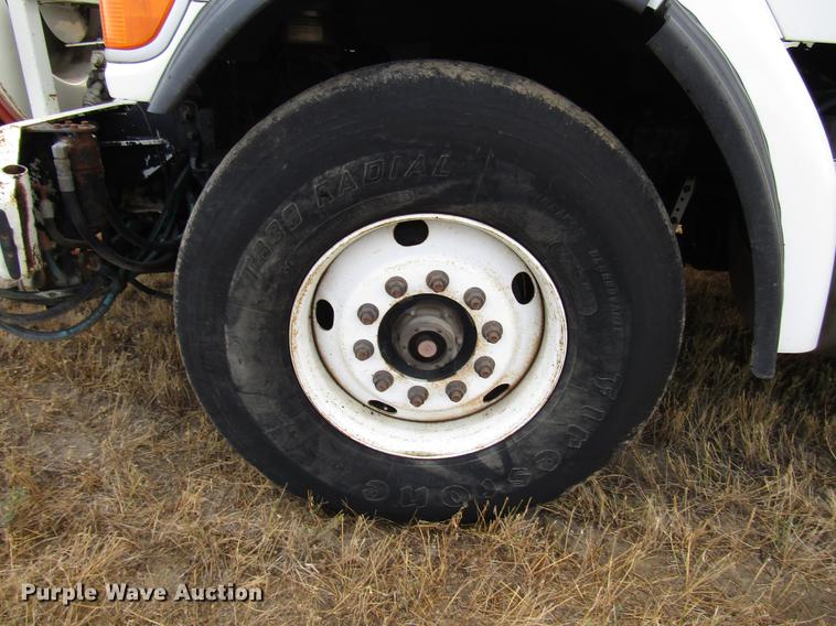 image for item DD4358 2007 Sterling vacuum truck