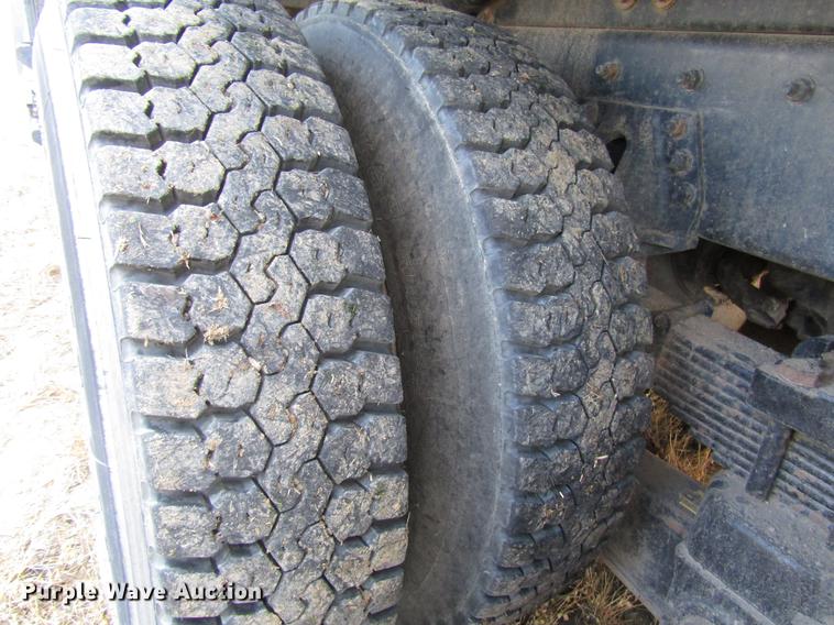 image for item DD4358 2007 Sterling vacuum truck