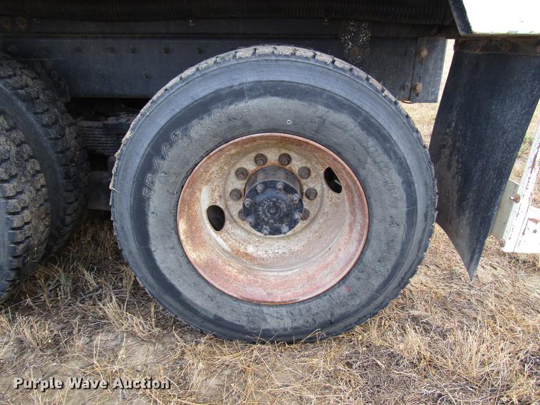 image for item DD4358 2007 Sterling vacuum truck