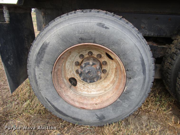 image for item DD4358 2007 Sterling vacuum truck