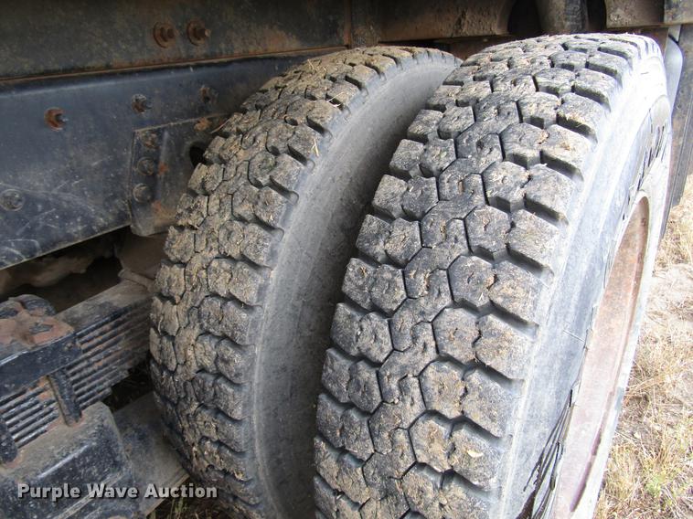 image for item DD4358 2007 Sterling vacuum truck