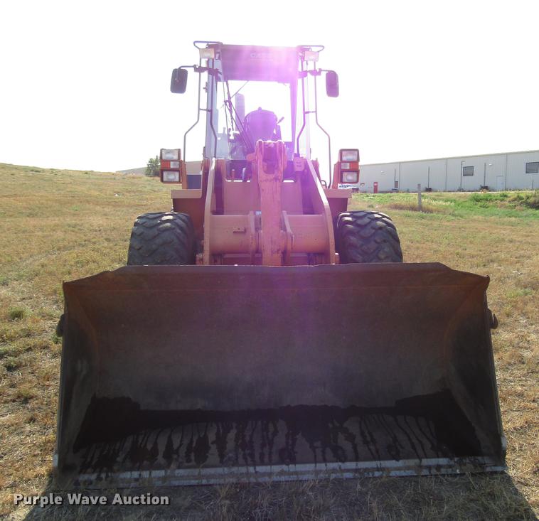 image for item DD4360 2000 Case 621C wheel loader