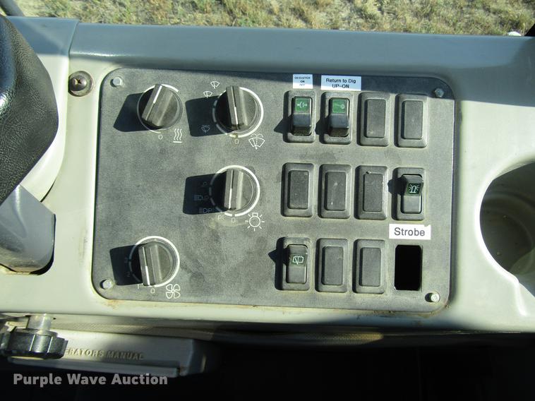 image for item DD4360 2000 Case 621C wheel loader