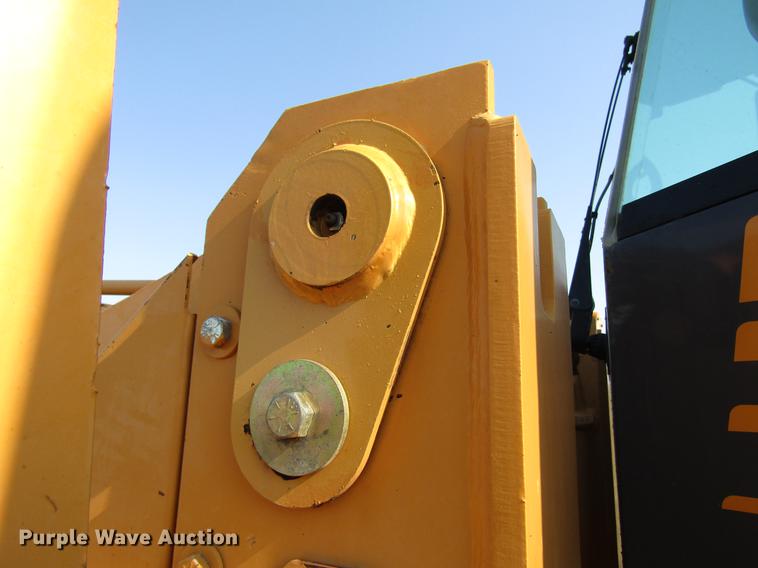 image for item DD4360 2000 Case 621C wheel loader