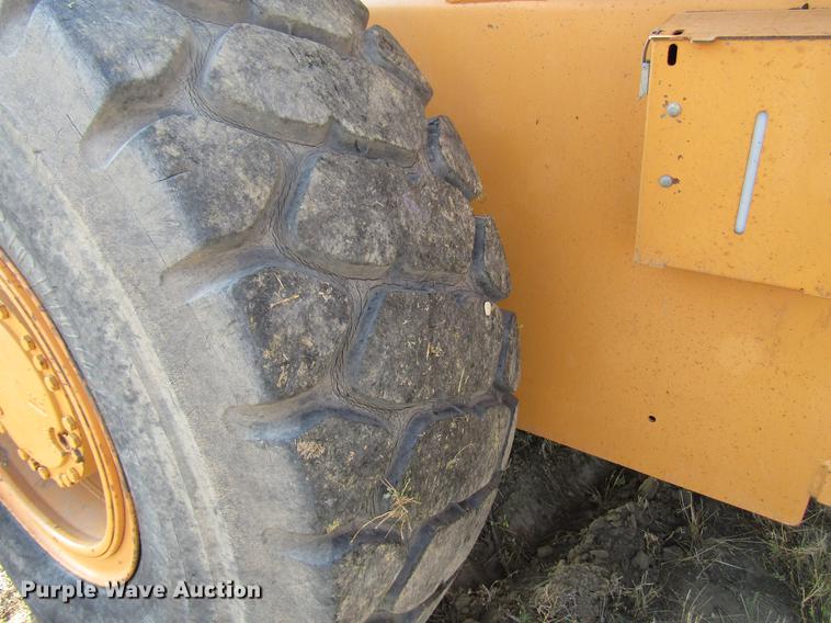 image for item DD4360 2000 Case 621C wheel loader