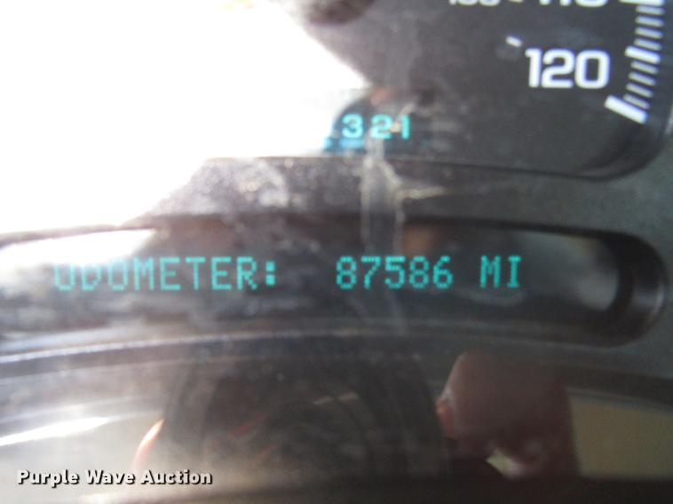 image for item DD4362 2005 Chevrolet Silverado 2500HD Ext. Cab utility bed pickup truck