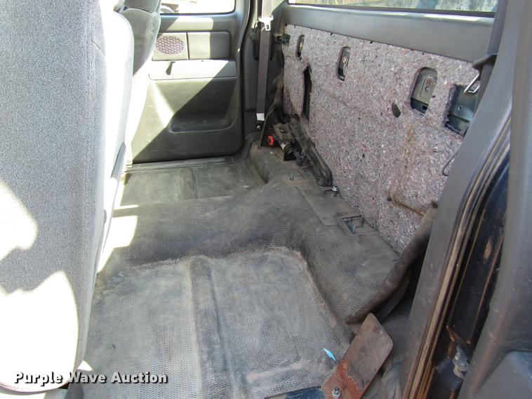 image for item DD4362 2005 Chevrolet Silverado 2500HD Ext. Cab utility bed pickup truck