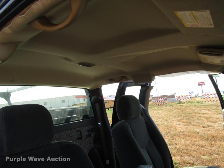 image for item DD4362 2005 Chevrolet Silverado 2500HD Ext. Cab utility bed pickup truck