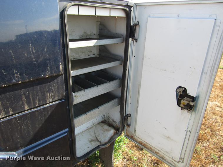 image for item DD4362 2005 Chevrolet Silverado 2500HD Ext. Cab utility bed pickup truck