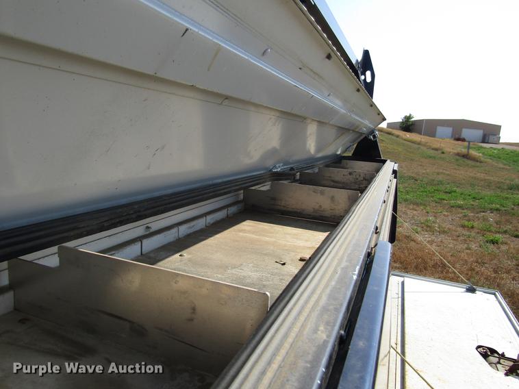 image for item DD4362 2005 Chevrolet Silverado 2500HD Ext. Cab utility bed pickup truck