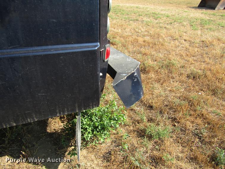 image for item DD4362 2005 Chevrolet Silverado 2500HD Ext. Cab utility bed pickup truck