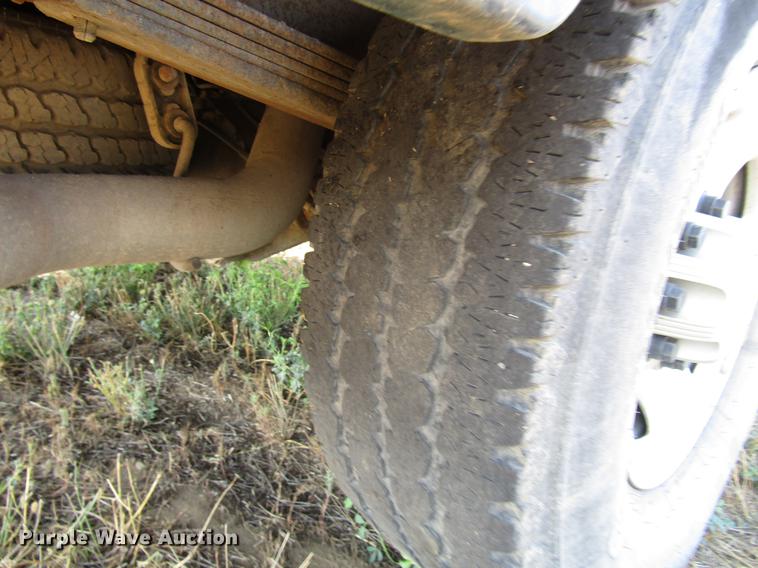 image for item DD4362 2005 Chevrolet Silverado 2500HD Ext. Cab utility bed pickup truck