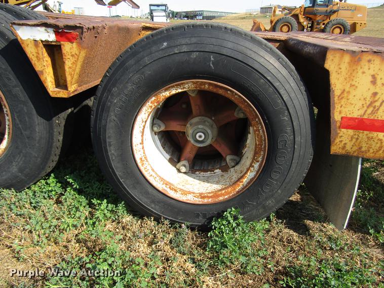 image for item DD4363 1960 Hyster R6TL7T1W drop deck equipment trailer