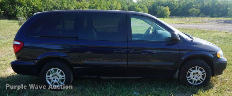 image for item DD6540 2005 Dodge Grand Caravan van