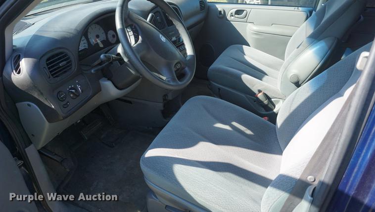 image for item DD6540 2005 Dodge Grand Caravan van