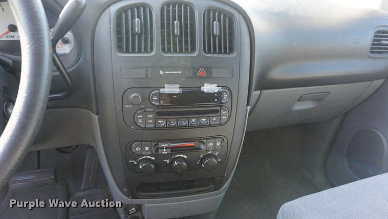 image for item DD6540 2005 Dodge Grand Caravan van