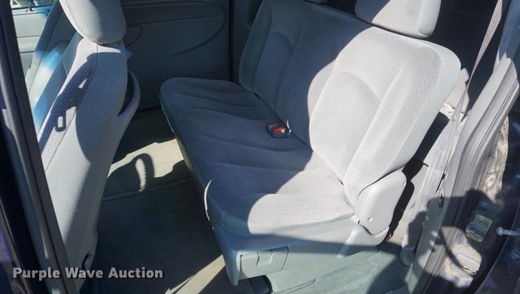 image for item DD6540 2005 Dodge Grand Caravan van