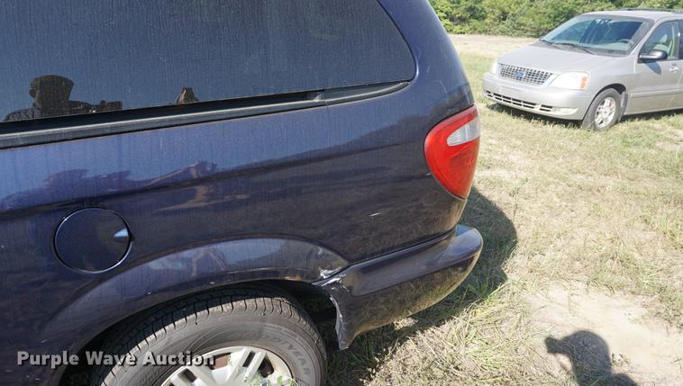 image for item DD6540 2005 Dodge Grand Caravan van