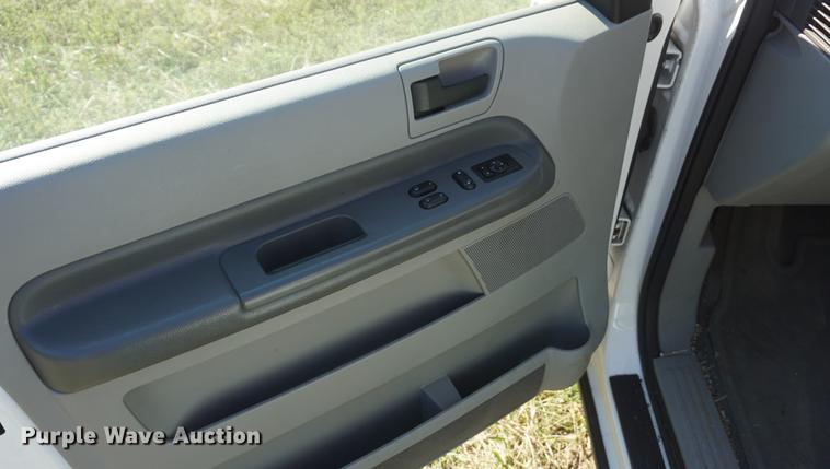 image for item DD6543 2005 Ford Freestar van