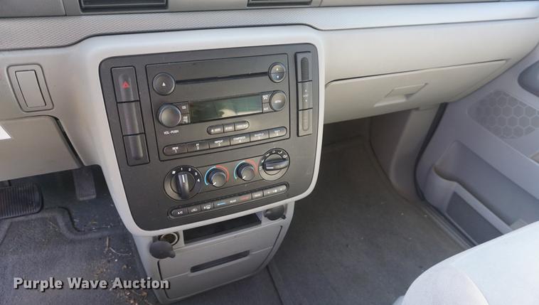 image for item DD6543 2005 Ford Freestar van