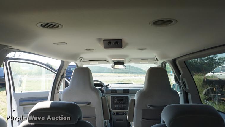 image for item DD6543 2005 Ford Freestar van