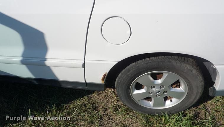 image for item DD6543 2005 Ford Freestar van