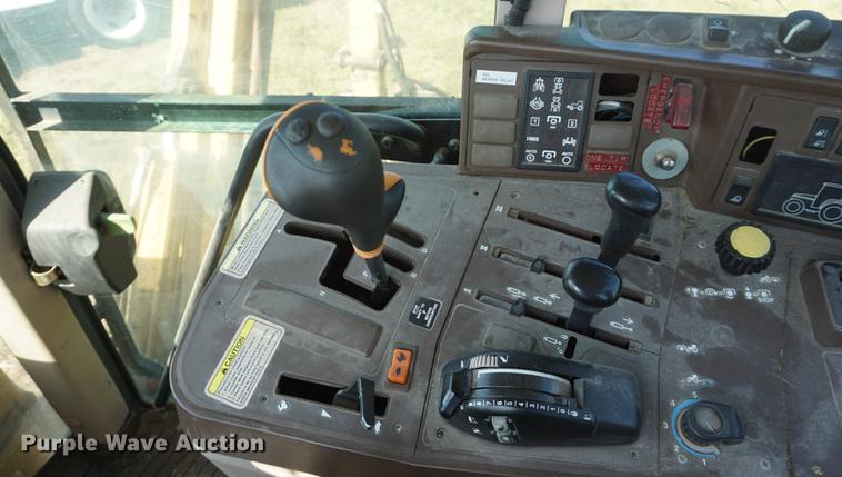 image for item DD6547 2002 John Deere 6420 tractor