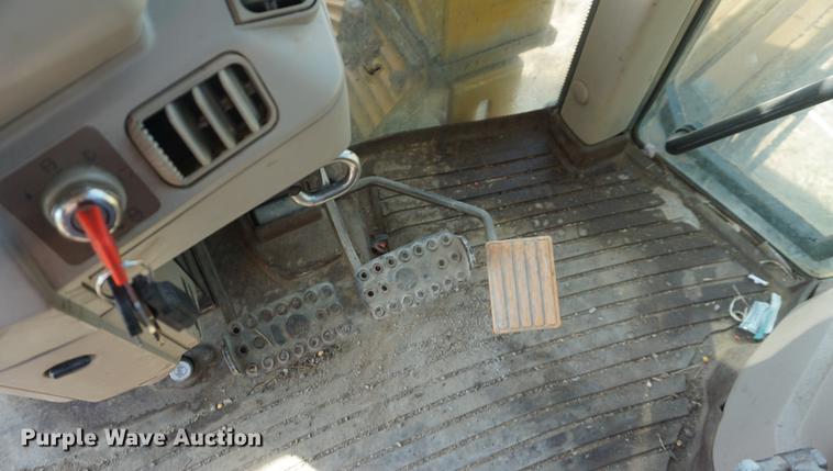 image for item DD6547 2002 John Deere 6420 tractor