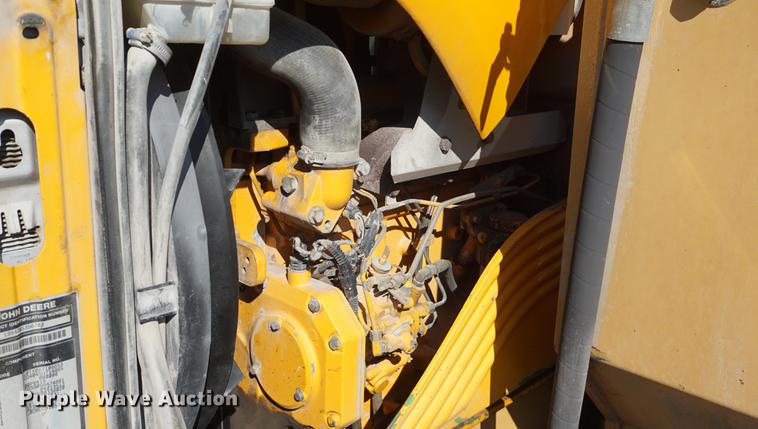 image for item DD6547 2002 John Deere 6420 tractor