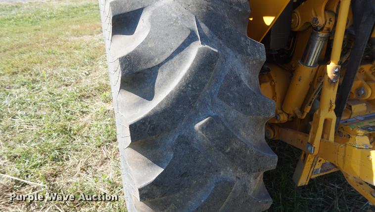 image for item DD6547 2002 John Deere 6420 tractor