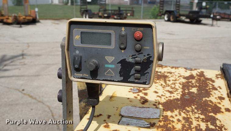 image for item DD6565 2009 Bomag BF815 paver