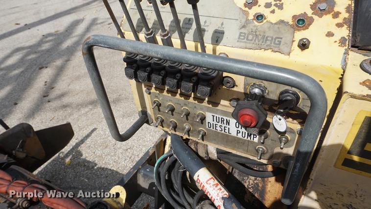 image for item DD6565 2009 Bomag BF815 paver