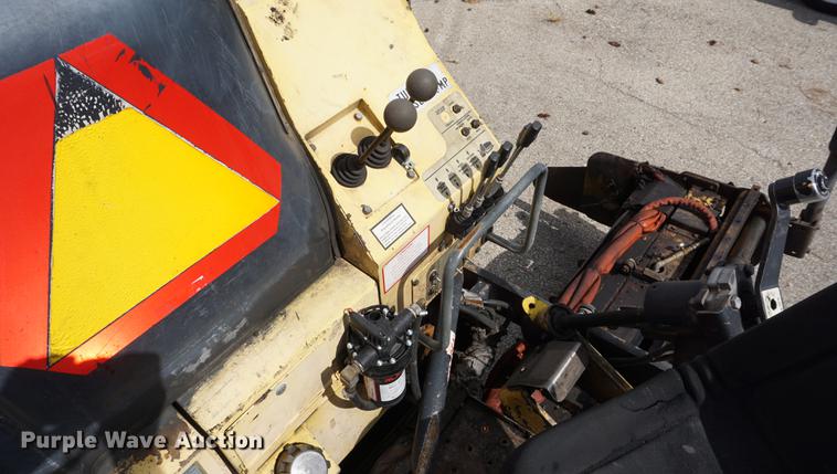 image for item DD6565 2009 Bomag BF815 paver