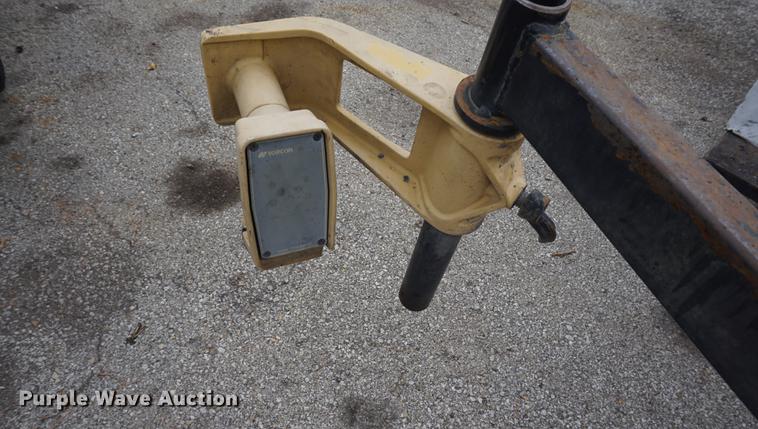 image for item DD6565 2009 Bomag BF815 paver